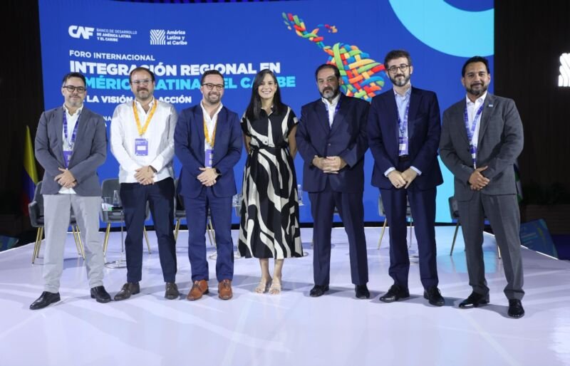 Image for the Tweet beginning: 🌎⚡ La integración regional se